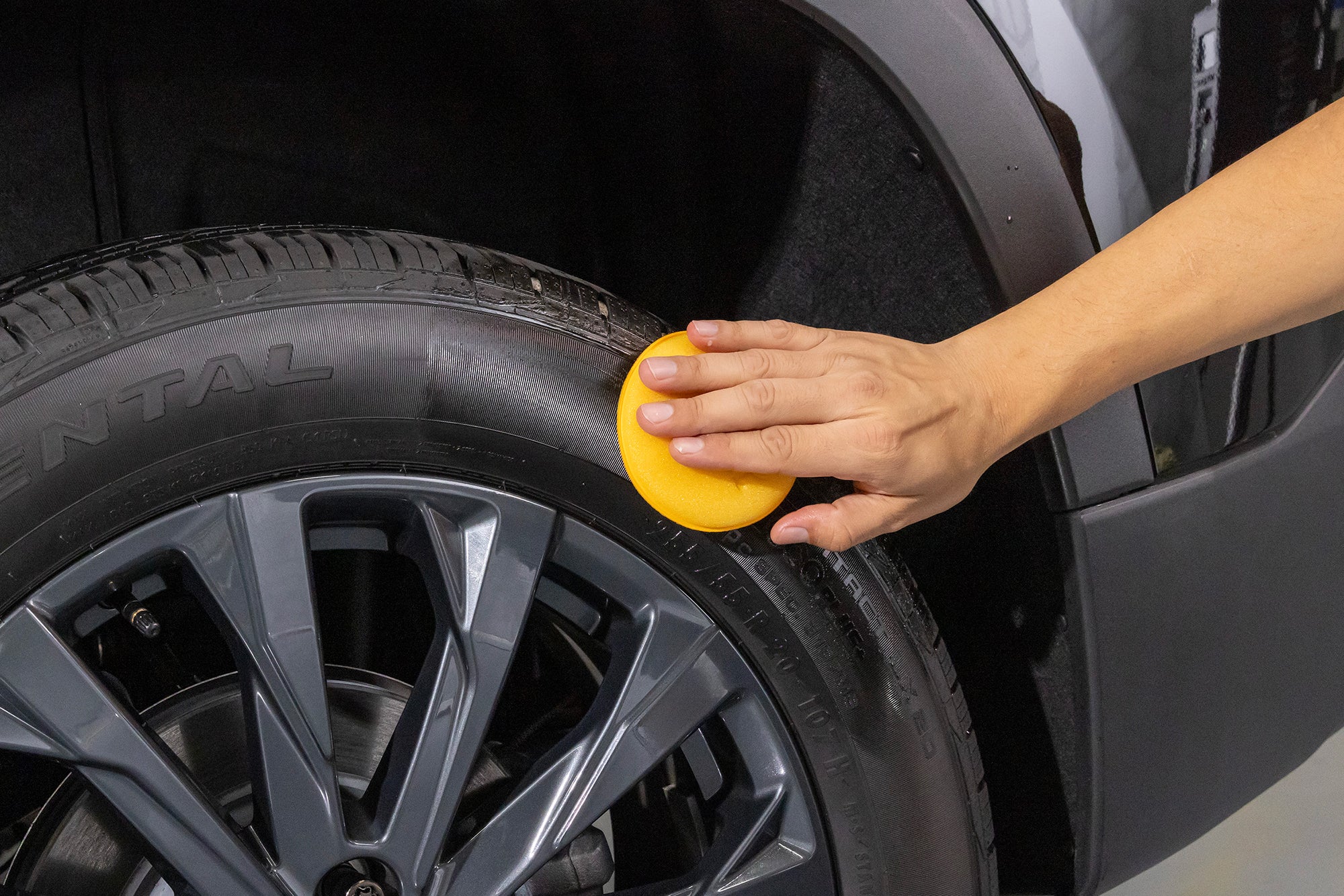 Meguiar's Hot Shine High Gloss Tire Spray - 24 oz.